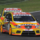 SEAT leads the 2009 World Touring Car Championship