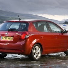 Kia cee'd 1.4 CVVT 109cv EX ISG (09)