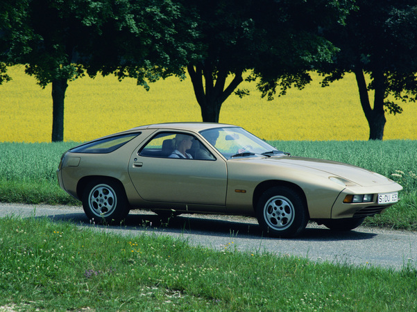 Porsche 928