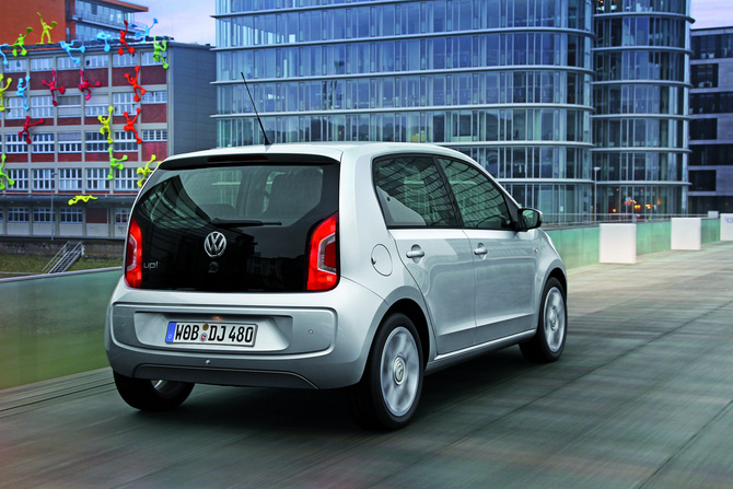 Volkswagen up!  1.0 white up! four-door