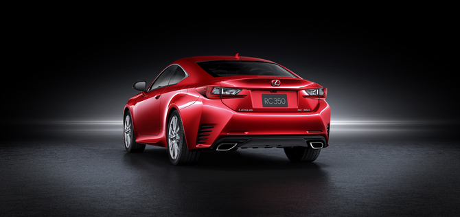 Modelo vai ser inicialmente oferecido com uma versão V6 e outra híbrida Modelo vai ser inicialmente oferecido com uma versão V6 e outra híbrida