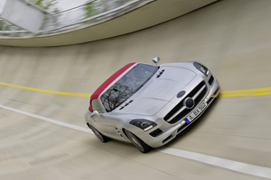 Mercedes release first details of SLS AMG Roadster