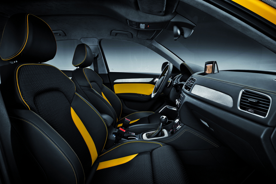 Interior yellow details of the Q3 Jinlong Yufeng