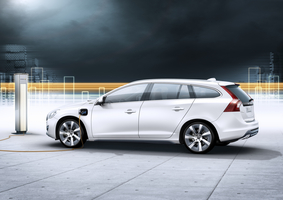 Volvo Plans Diesel, Plug-in Hybrid V60 for 2012