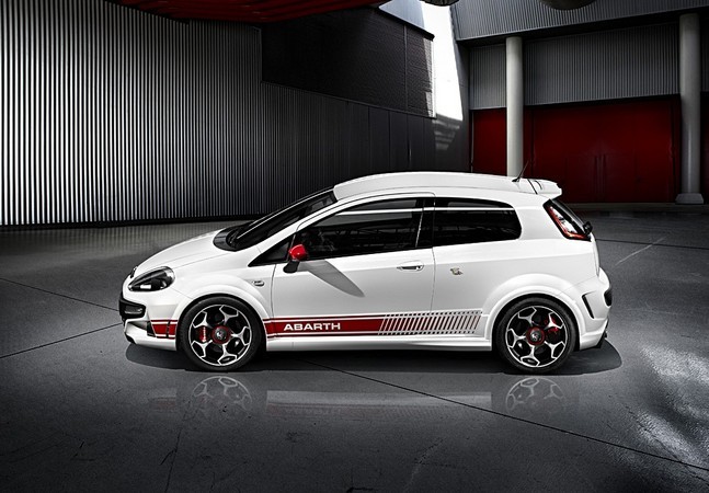 Abarth Punto Evo avec le moteur 1,4 MultiAir Abarth Punto Evo avec le moteur 1,4 MultiAir