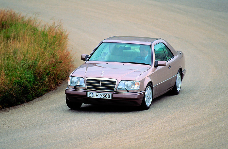 Mercedes-Benz E 220 AT Coupé