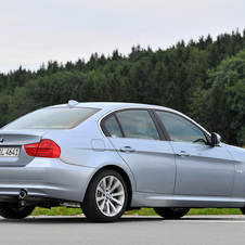 BMW 325i Navigation (E90) LCI