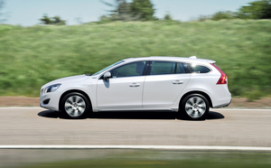 Volvo Plans Diesel, Plug-in Hybrid V60 for 2012