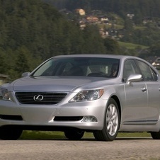 Lexus LS