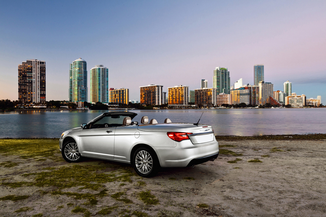 Chrysler launches the 2011 200 Convertible Chrysler launches the 2011 200 Convertible