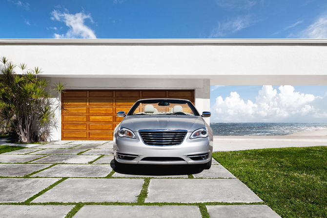 Chrysler launches the 2011 200 Convertible Chrysler launches the 2011 200 Convertible