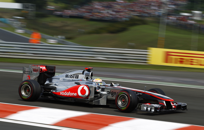 Button Wins a Rainy Race in Hungary Button Wins a Rainy Race in Hungary
