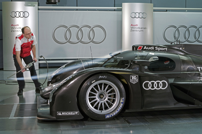 R18: the new Le Mans challenger from Audi R18: the new Le Mans challenger from Audi