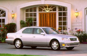 Lexus LS400