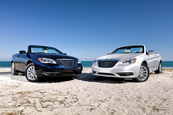 Chrysler launches the 2011 200 Convertible Chrysler launches the 2011 200 Convertible