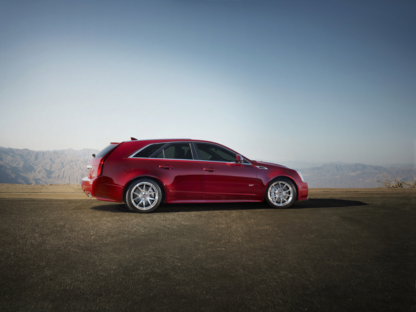 Cadillac CTS-V Sport Wagon Automatic