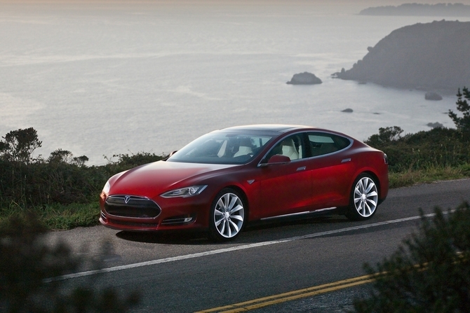 Tesla está a tornar-se num assunto de conversa nas grandes marcas Tesla está a tornar-se num assunto de conversa nas grandes marcas
