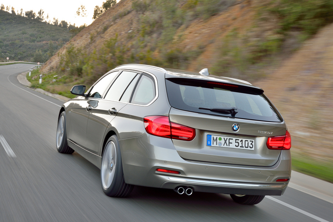 BMW 330i xDrive Touring