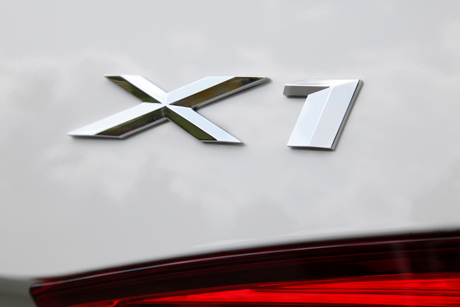 BMW shows off new engines for BMW X1 BMW shows off new engines for BMW X1