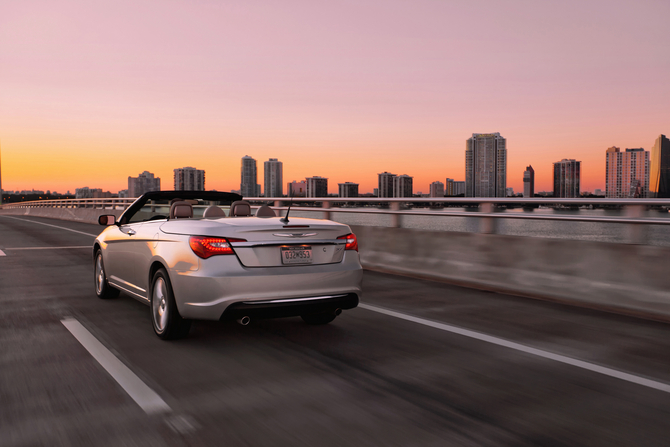 Chrysler launches the 2011 200 Convertible Chrysler launches the 2011 200 Convertible