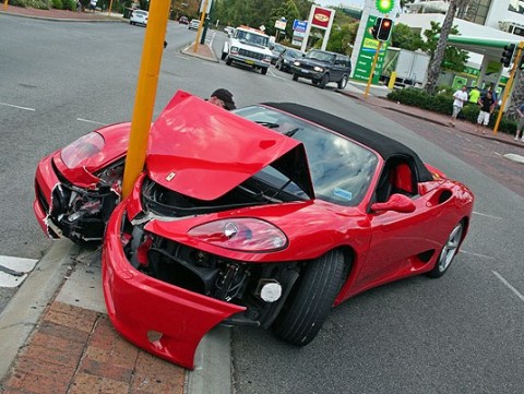Ferrari Destruído Ferrari Destruído