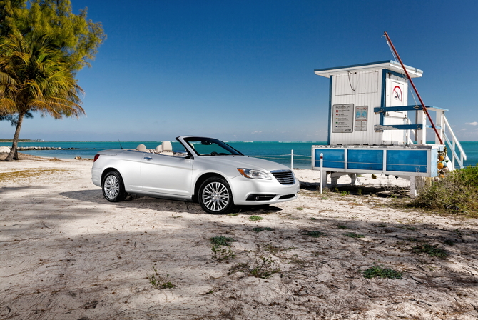 Chrysler launches the 2011 200 Convertible Chrysler launches the 2011 200 Convertible