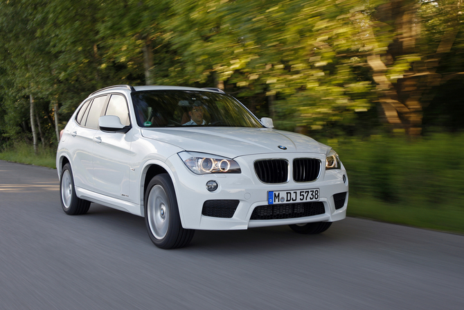 BMW shows off new engines for BMW X1 BMW shows off new engines for BMW X1