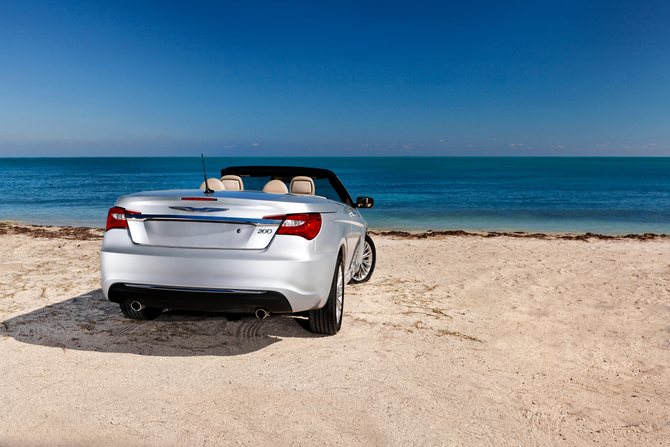 Chrysler launches the 2011 200 Convertible Chrysler launches the 2011 200 Convertible