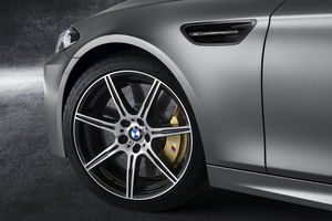 According to BMW the M5 30 Jahre M5 can sprint to 100km/h in just 3.9 seconds...