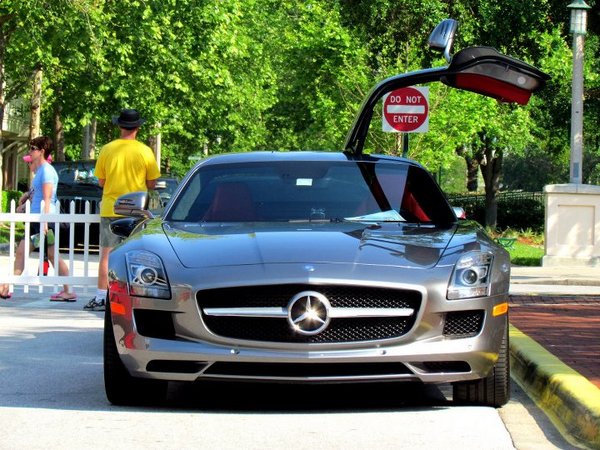 Autoviva's Facebook Avatar Photo Contest - September 2011 Autoviva's Facebook Avatar Photo Contest - September 2011