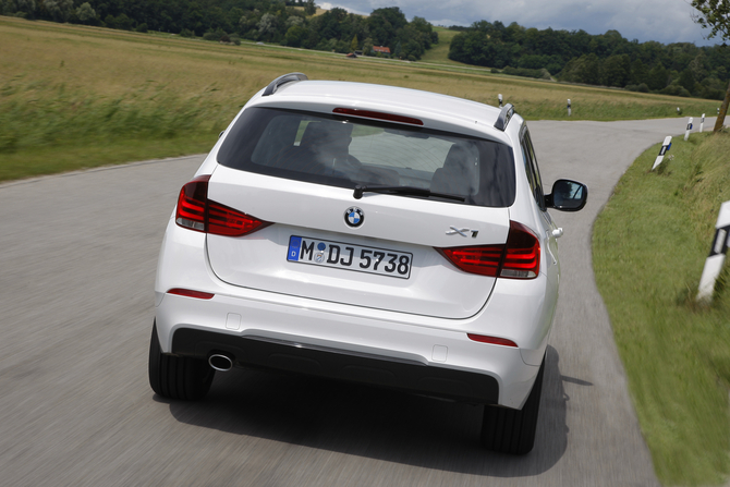 BMW shows off new engines for BMW X1 BMW shows off new engines for BMW X1