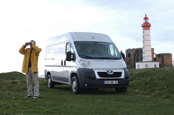 Peugeot Boxer 330 L1H2 2.2 HDi CVM6