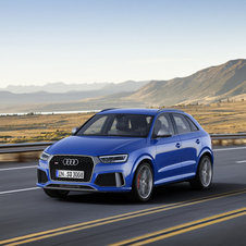 Compared to the RS Q3, Audi increased the power by 27hp to a total of 367hp