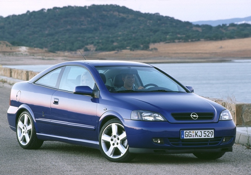 Opel Astra Coupe 2.2 16V