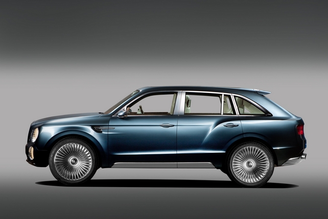 De perfil parece mesmo um Bentley De perfil parece mesmo um Bentley