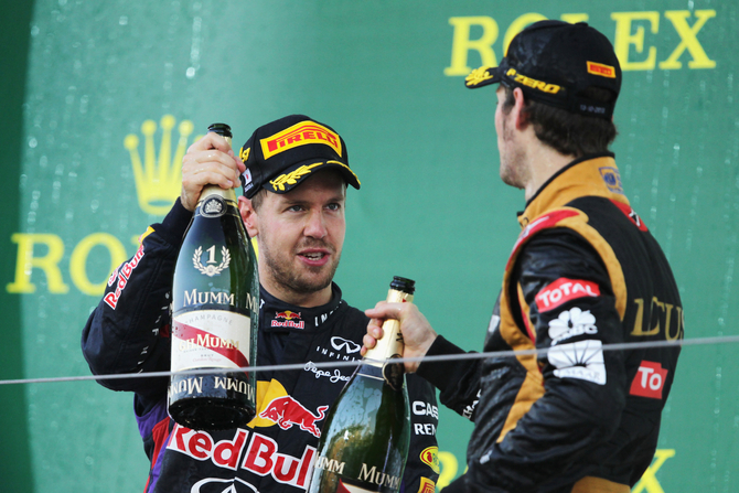 Romain Grosjean fez uma excelente prova, mas não conseguiu aguentar a pressão de Vettel e Webber no final Romain Grosjean fez uma excelente prova, mas não conseguiu aguentar a pressão de Vettel e Webber no final