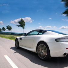 Aston Martin launches the V8 Vantage N420