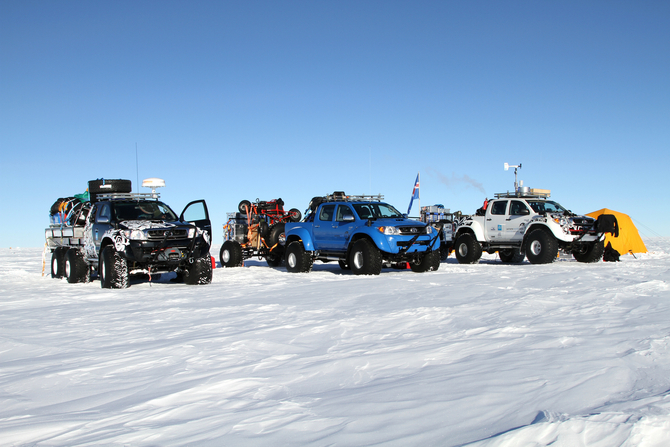Jet-Fueled Toyota Hilux Drive 70,000km over Antarctica Jet-Fueled Toyota Hilux Drive 70,000km over Antarctica