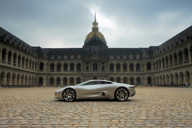 Jaguar C-X75 wins luxurious award Jaguar C-X75 wins luxurious award