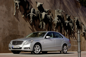 Mercedes-Benz E 250 CGI BlueEfficiency Auto