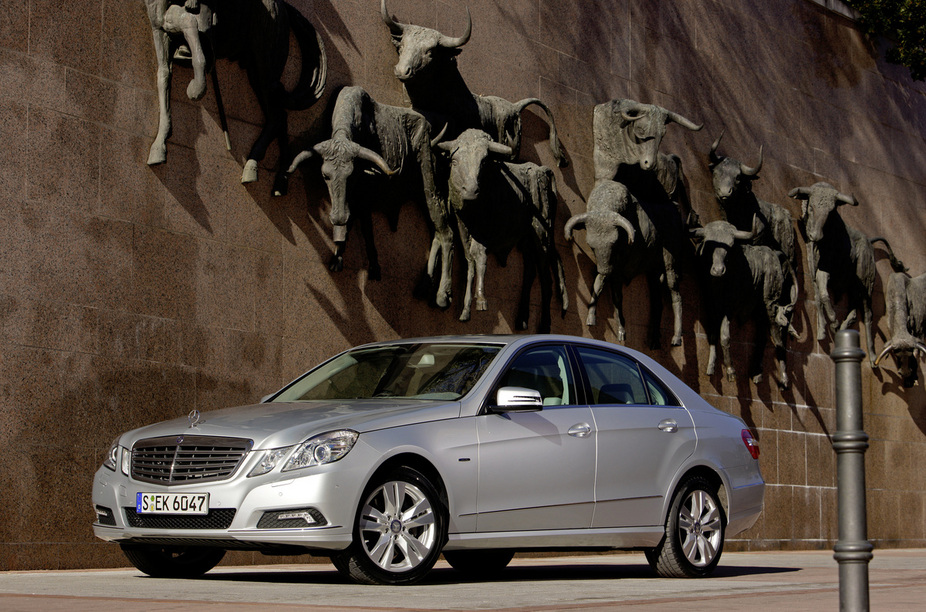 Mercedes-Benz E 220 CDI BlueEfficiency Auto