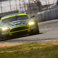 Aston Martin DBR9