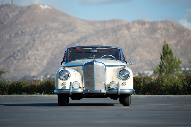 Mercedes-Benz 300 b Cabriolet D