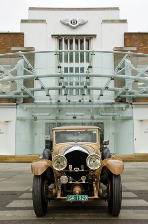 Bentley 6½-Litre Sedanca de Ville by H.J. Mulliner