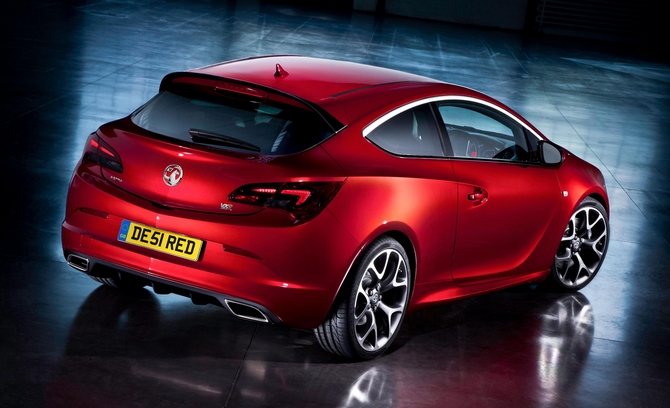 Vauxhall Astra VXR Packs 280PS and 155mpg Top Speed