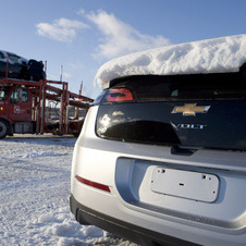 First Chevrolet Volts heading to the dealers