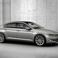 Para esta oitava geração a VW decidiu aumentar a fasquia do modelo do segmento médio