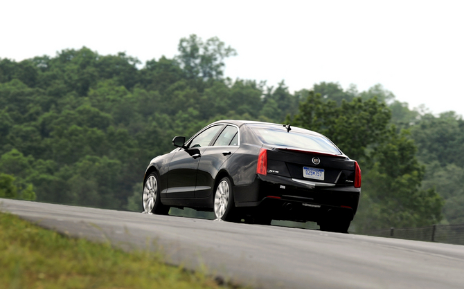 Com o ATS a Cadillac reentra no mais vendido segmento premium do mundo, num passo que pretende fazer reflorescer a marca Com o ATS a Cadillac reentra no mais vendido segmento premium do mundo, num passo que pretende fazer reflorescer a marca