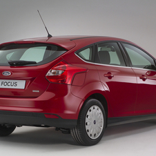 The car has stop/start, regenerative braking, low rolling resistance tires and more to achieve the low emissions