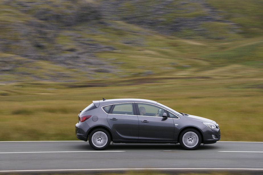 Vauxhall Astra Hatchback 1.7 CDTi 110hp ES 